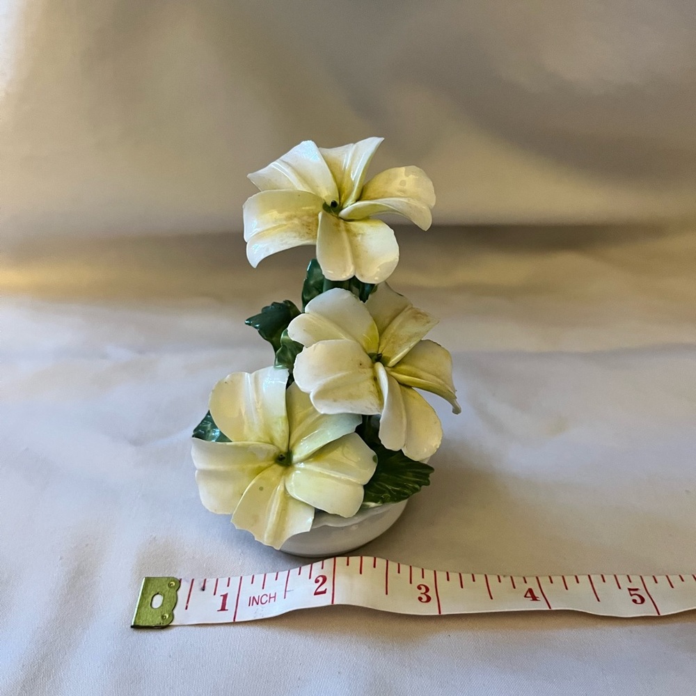 Radnor hand painted bone china flower